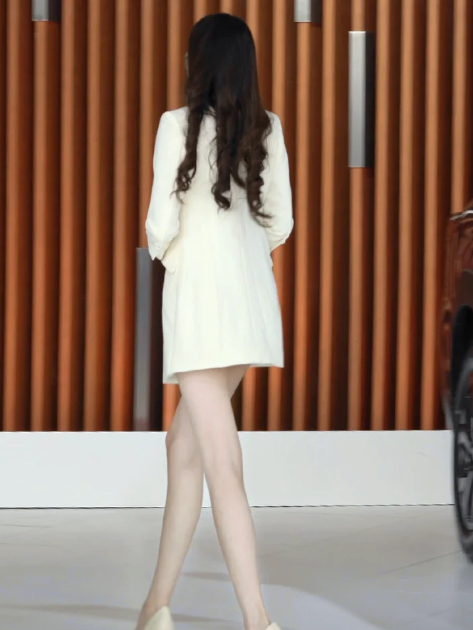 男女打扑克牌